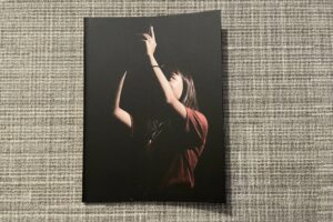 Louis De Belle, Crowd